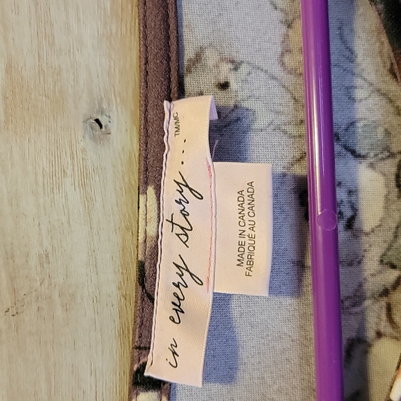 EUC Cold shoulder purple floral dress. - Picture 3 of 4